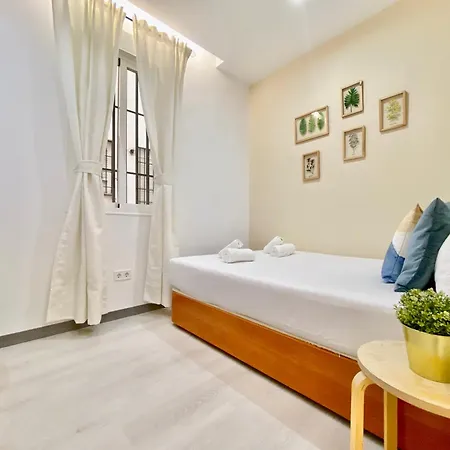 Charming Puerta Del Sol Center Appartement Madrid Buitenkant foto